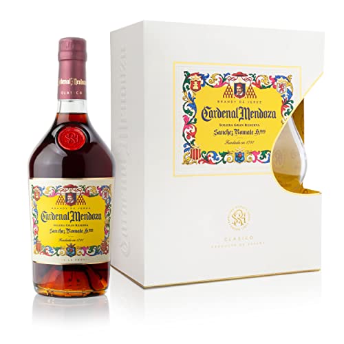Cardenal Mendoza Clásico Solera Gran Reserva, Brandy de Jerez (1x0,7l) 40% vol - In edler Geschenkverpackung mit Brandyglas - 15 Jahre im Solera-System gereift, ausgewogener Geschmack, angenehm süß