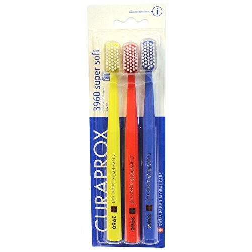 Curaprox 3 x Zahnbürste CS 3960 Super Soft - Handzahnbürste für Erwachsene mit 3960 Super Soft CUREN Borsten - 3 Stück, zufällige Farbe