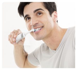 Oral-B-Pro 3000 im Einsatz